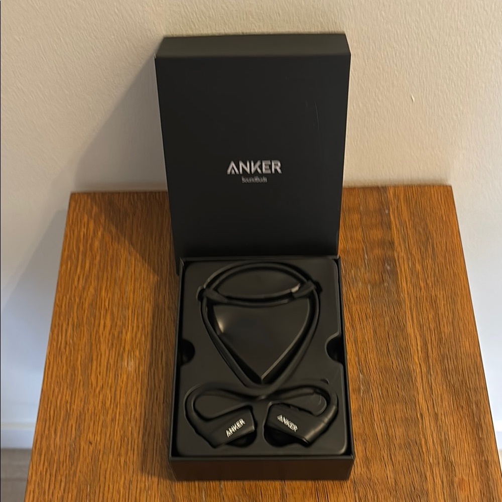 Anker Bluetooth Earphones in Black
